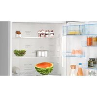 Холодильник Bosch Serie 6 KGN76CI30U