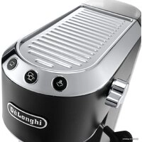 Рожковая кофеварка DeLonghi Dedica EC 685.BK