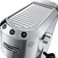 Рожковая кофеварка DeLonghi Dedica EC 685.M