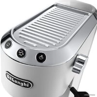 Рожковая кофеварка DeLonghi Dedica EC 685.W