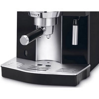 Рожковая кофеварка DeLonghi EC 820.B