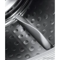 Сушильная машина Electrolux DelicateCare 800 EW8HEU148BP