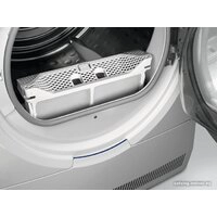 Сушильная машина Electrolux DelicateCare 800 EW8HEU148BP