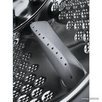 Стирально-сушильная машина Electrolux DelicateCare 900 EW9W161BC