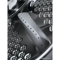 Стирально-сушильная машина Electrolux DelicateCare 900 EW9WN249BE