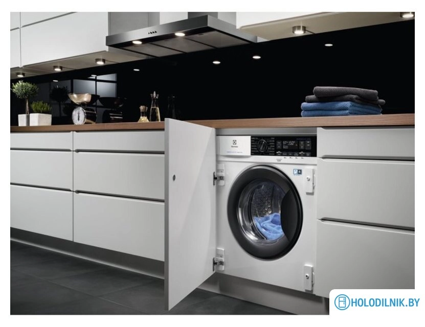 Стирально-сушильная машина Electrolux DualCare 700 EW7WN368SPI