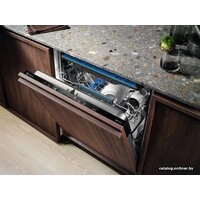 Встраиваемая посудомоечная машина Electrolux EEM48300L