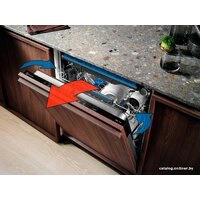 Встраиваемая посудомоечная машина Electrolux EEM48321L
