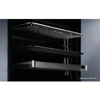 Электрический духовой шкаф Electrolux EOB7S31Z