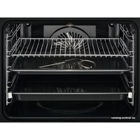Электрический духовой шкаф Electrolux EOC9P31WX