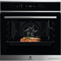 Электрический духовой шкаф Electrolux EOE7P31X