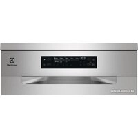 Отдельностоящая посудомоечная машина Electrolux ESM48310SX