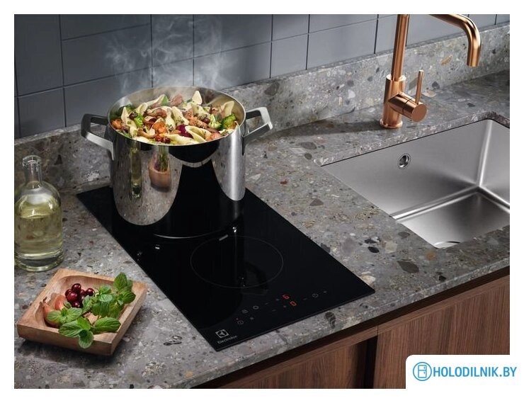 Варочная панель Electrolux LHR3233CK
