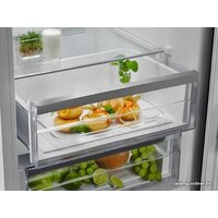 Холодильник Electrolux LNT7ME36X3