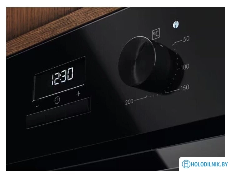 Электрический духовой шкаф Electrolux LOH3H00BK