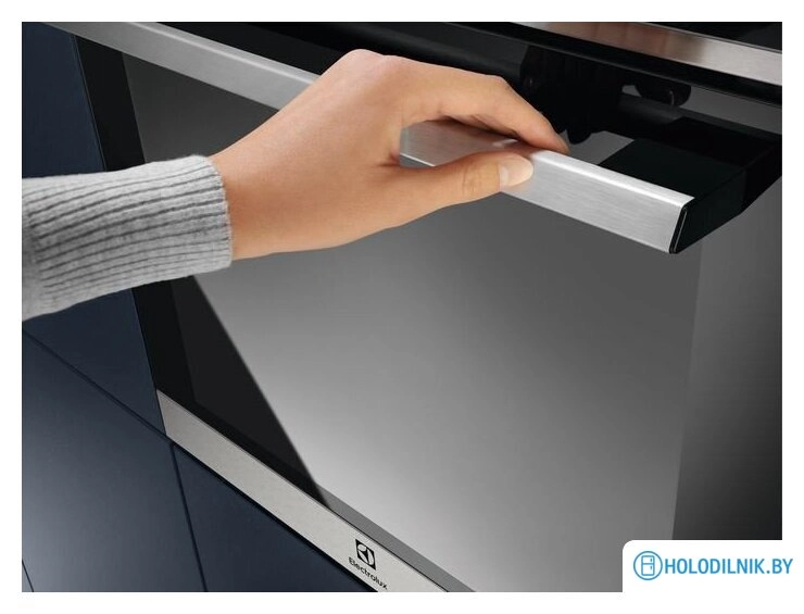 Электрический духовой шкаф Electrolux SteamBake 600 EOD6P77WX