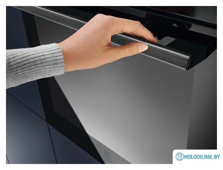 Электрический духовой шкаф Electrolux SteamCrisp 700 COC8H31Z