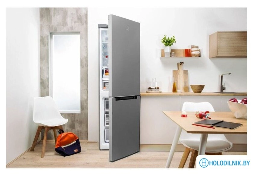 Холодильник Indesit DS 4200 SB