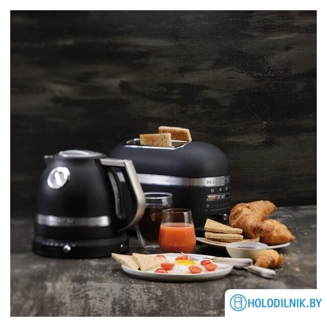 Электрический чайник KitchenAid Artisan 5KEK1522EBK