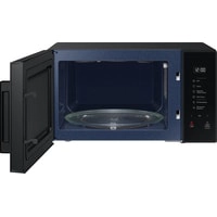 Микроволновая печь Samsung MG30T5018AK/BW